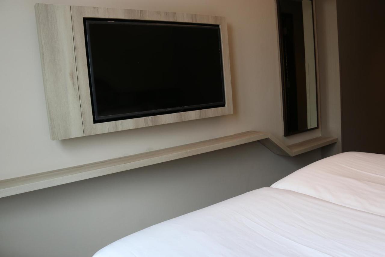 Aqueen Prestige Hotel Lavender Singapore Exterior photo