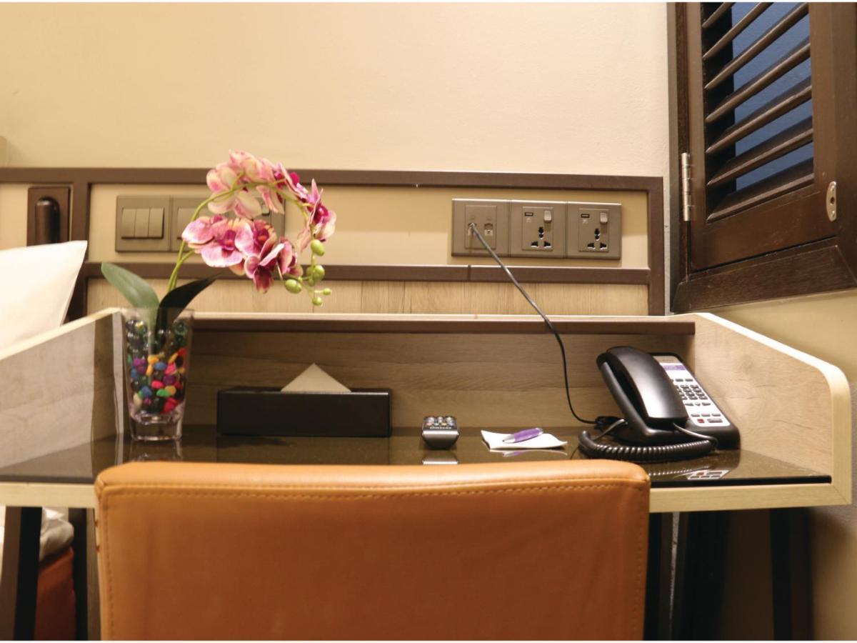 Aqueen Prestige Hotel Lavender Singapore Exterior photo